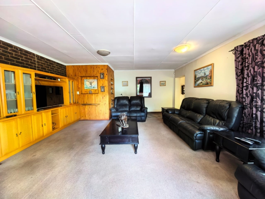 4 Bedroom Property for Sale in Vaalpark Free State